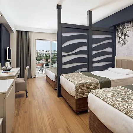 Seaden Sea World & 5*