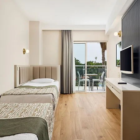 Seaden Sea World & Hotel 5*