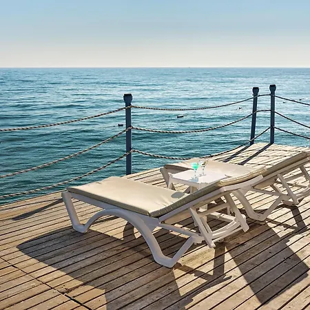 Otel Seaden Sea World & 5*