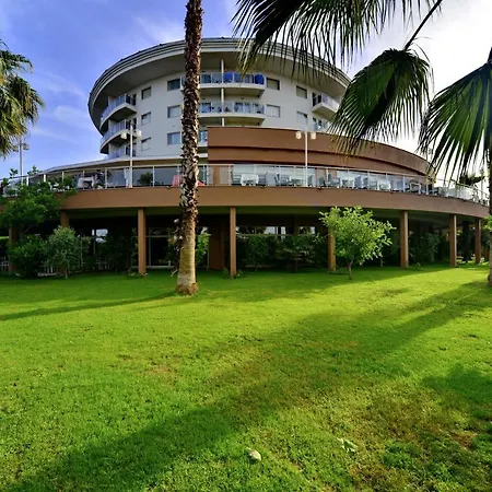 Otel Seaden Sea World & 5*